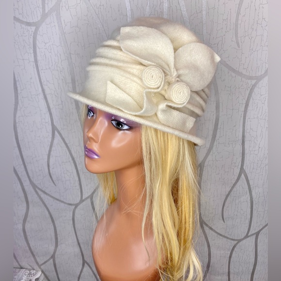 🎀🌷 Cream White Wool 3D Floral Hat 🌷🎀 NWT - Picture 2 of 9